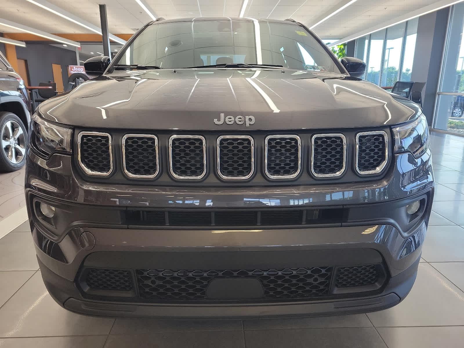 2024 Jeep Compass Latitude Lux - Photo 2