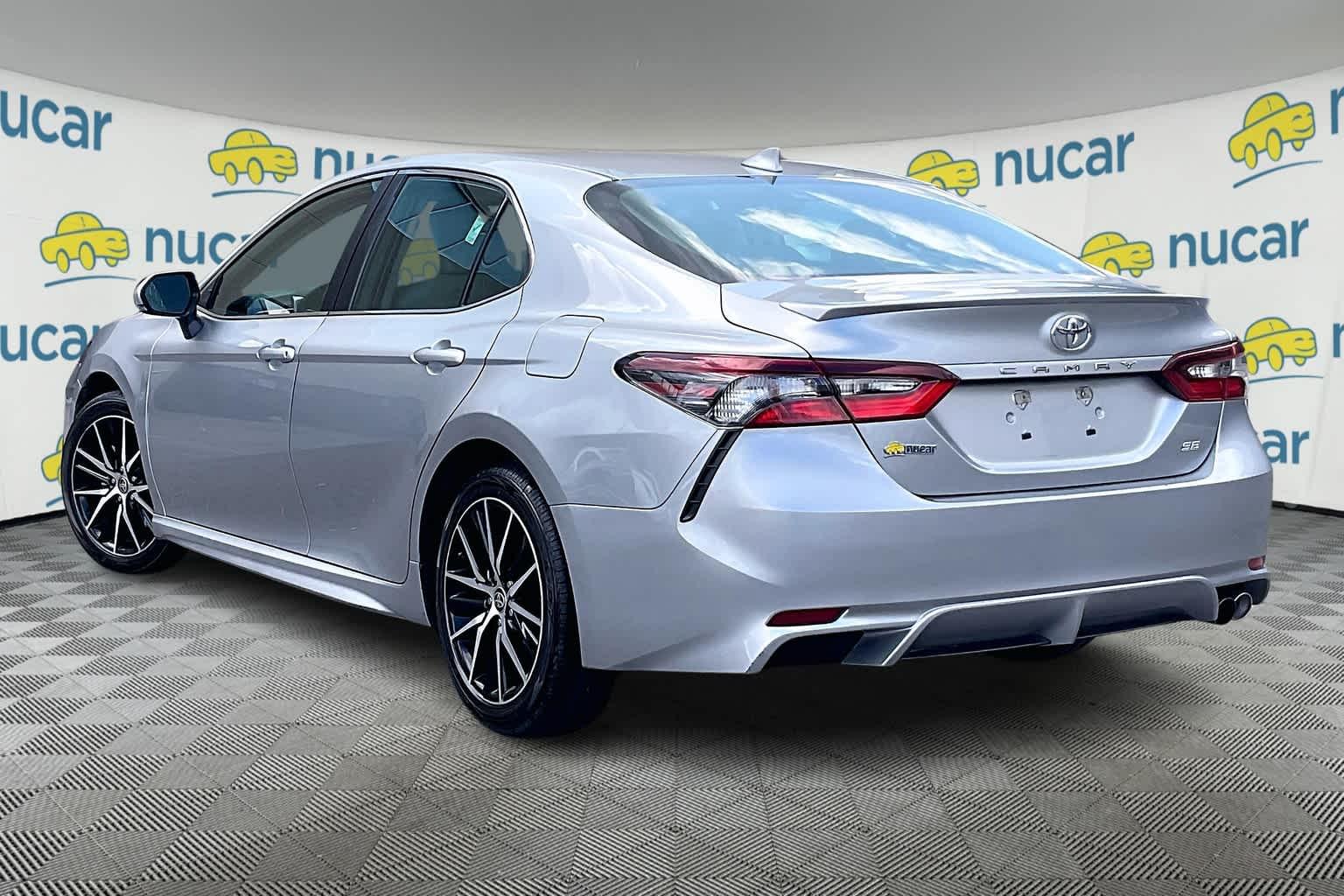 2022 Toyota Camry SE - Photo 7