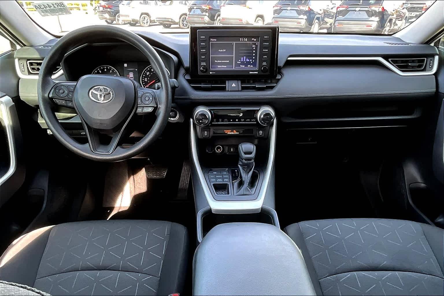 2022 Toyota RAV4 XLE - Photo 21