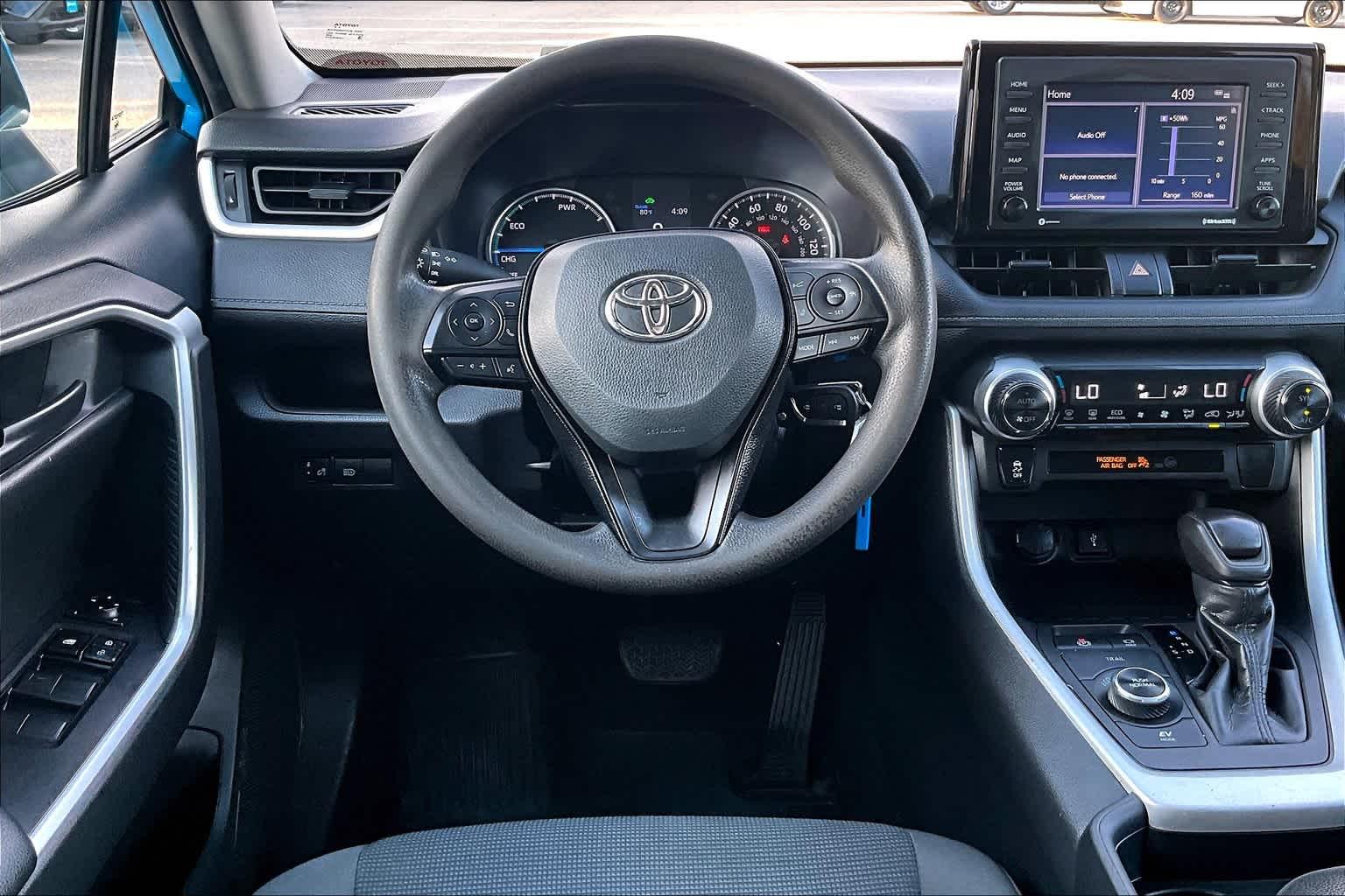 2021 Toyota RAV4 Hybrid LE - Photo 17