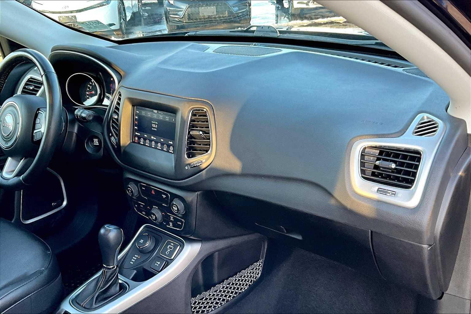 2021 Jeep Compass Latitude - Photo 14