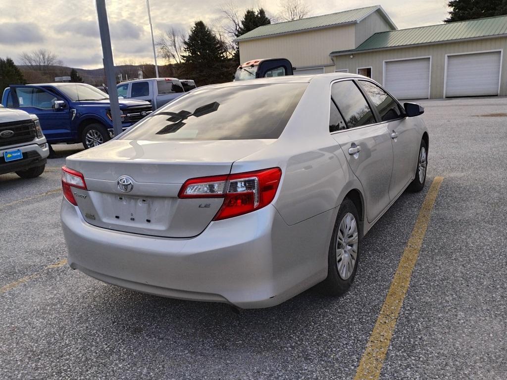 2012 Toyota Camry LE - Photo 5