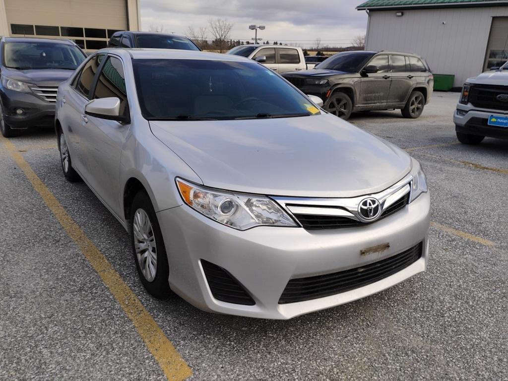 2012 Toyota Camry LE - Photo 6