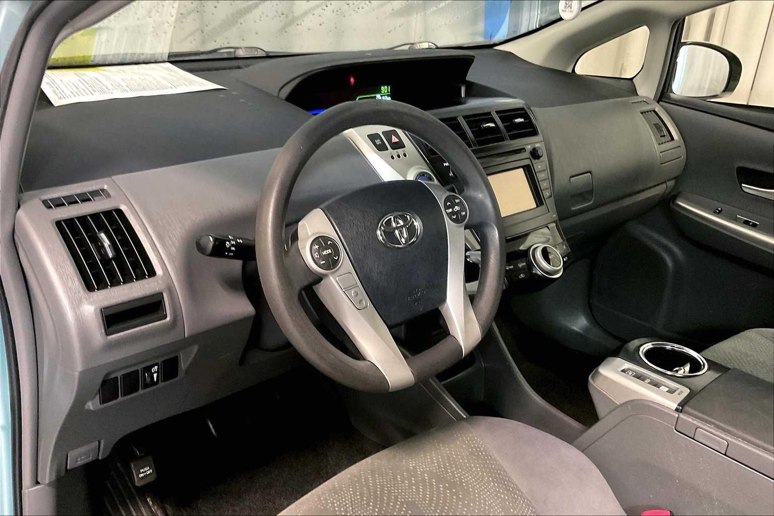 2014 Toyota Prius V Two - Photo 8