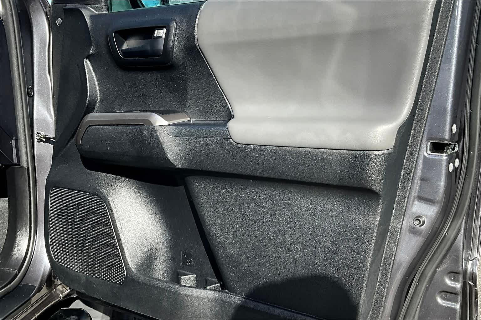 2021 Toyota Tacoma SR5 Double Cab 5 Bed V6 AT - Photo 12