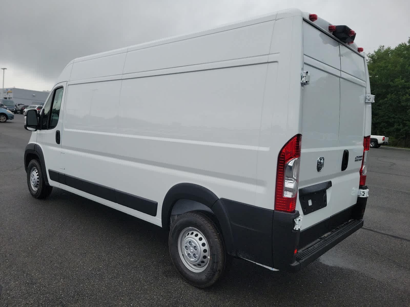 2024 Ram ProMaster Tradesman - Photo 3