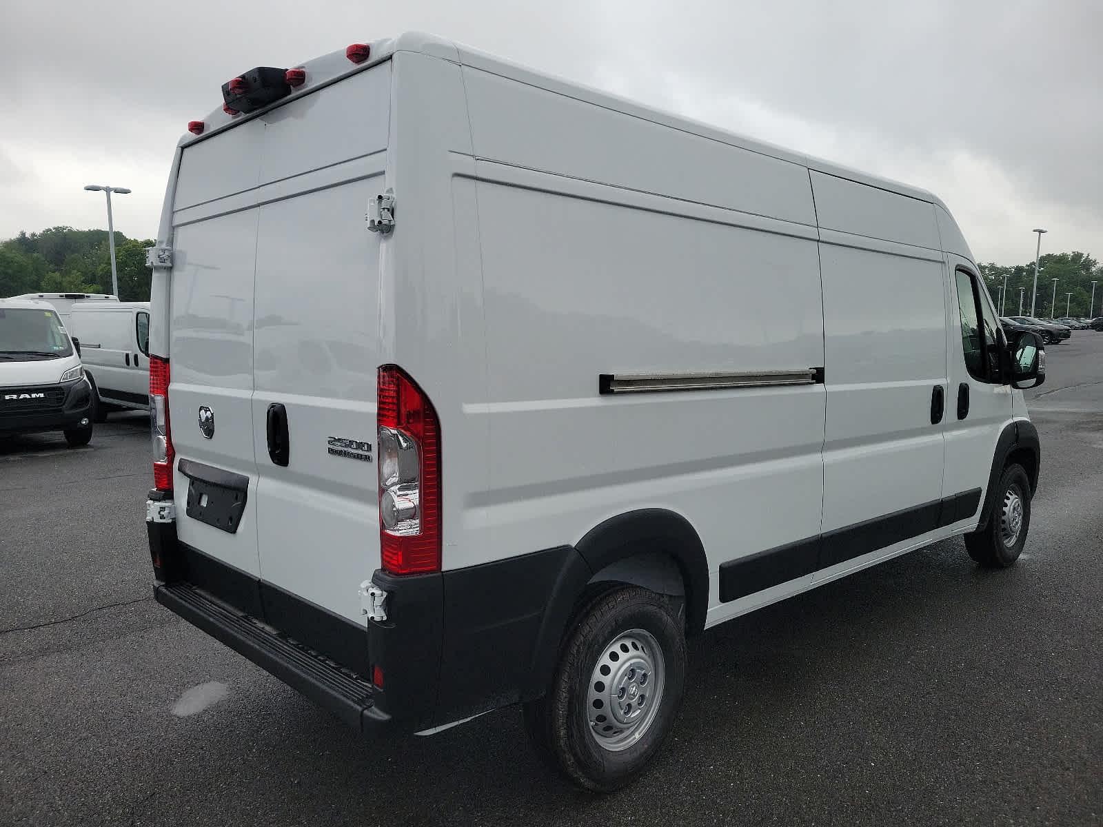 2024 Ram ProMaster Tradesman - Photo 4