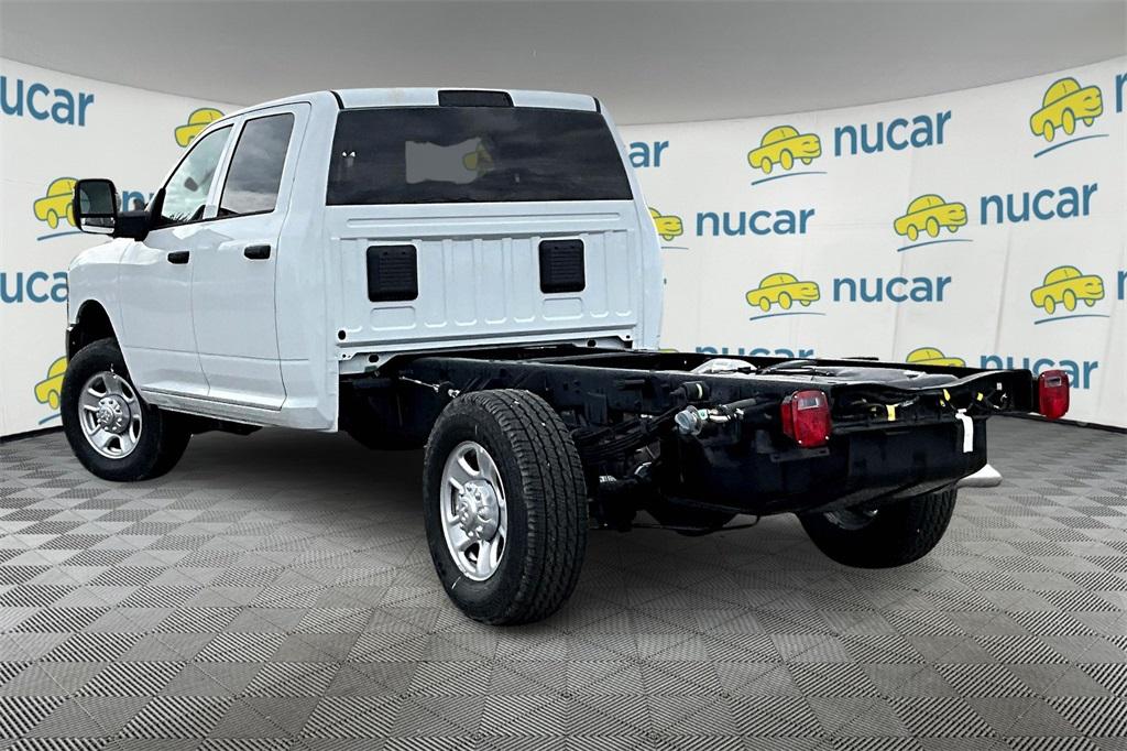 2024 Ram 3500 Tradesman - Photo 4