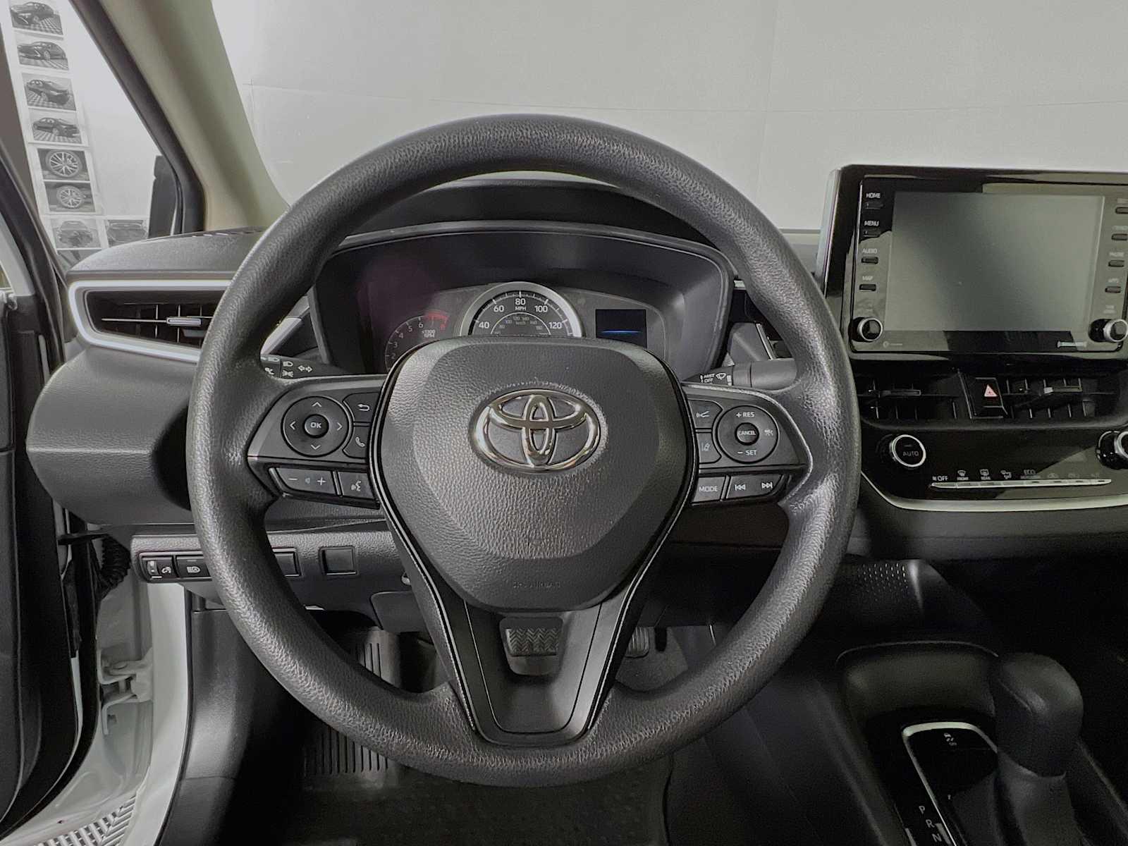 2022 Toyota Corolla LE - Photo 11