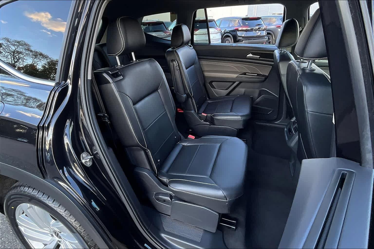 2021 Volkswagen Atlas 3.6L V6 SEL - Photo 16