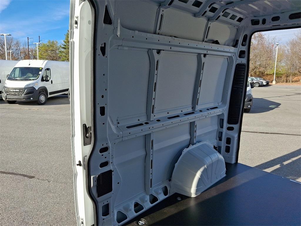 2025 Ram ProMaster 2500 High Roof - Photo 17