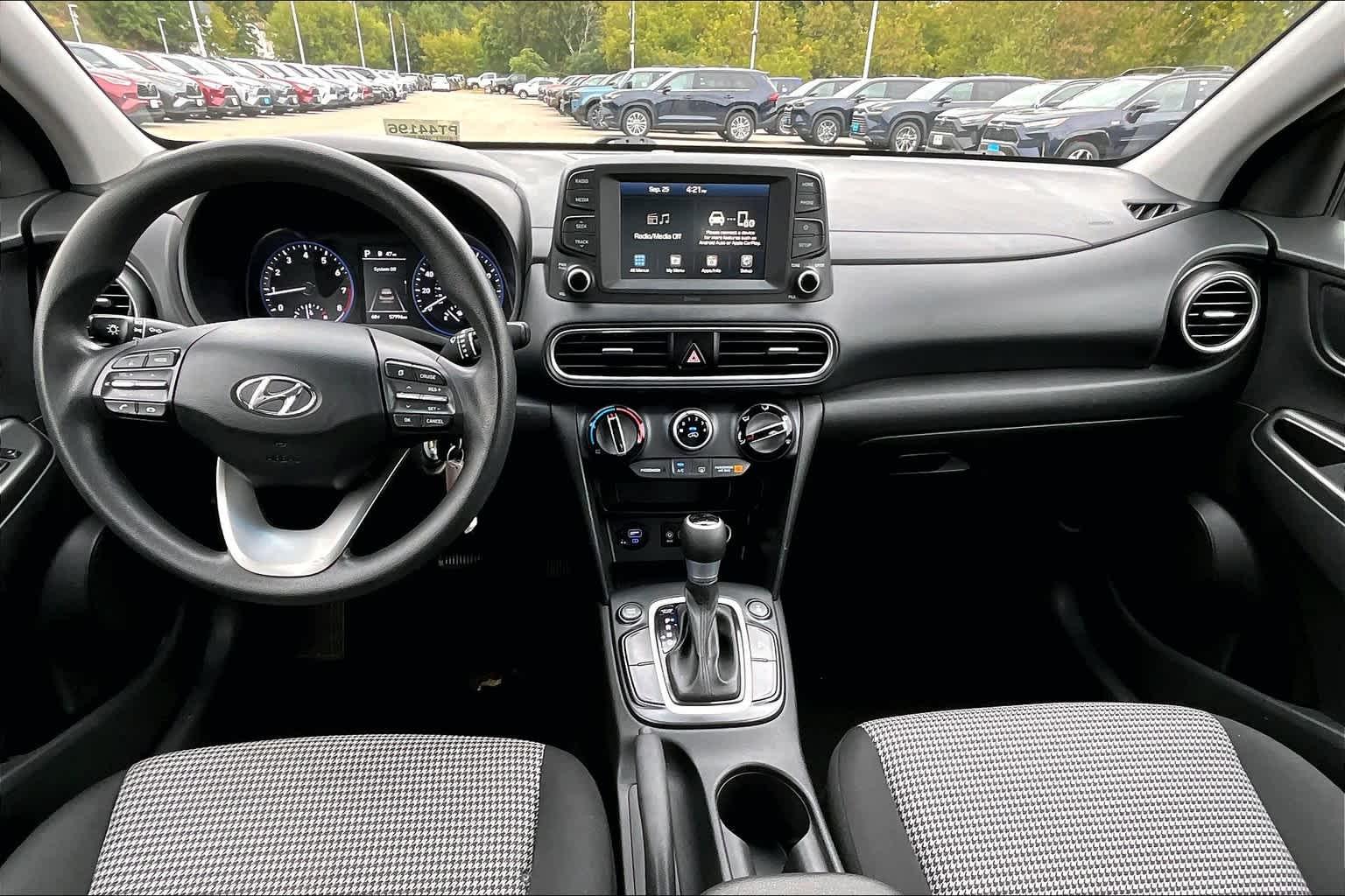 2021 Hyundai Kona SE - Photo 21