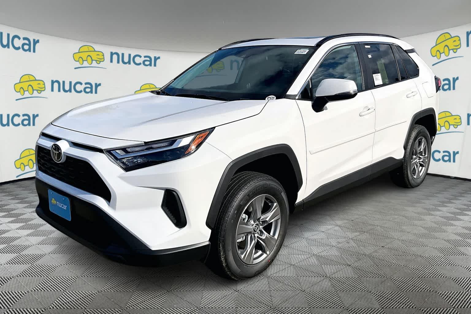 2024 Toyota RAV4 XLE - Photo 3