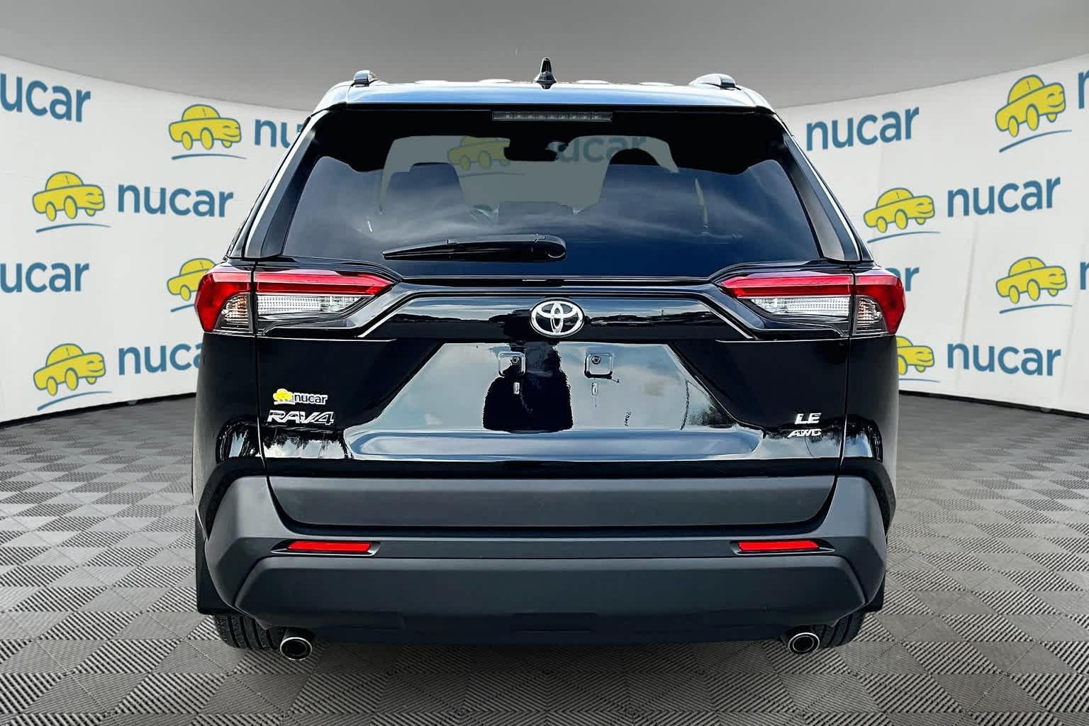 2021 Toyota RAV4 LE - Photo 5