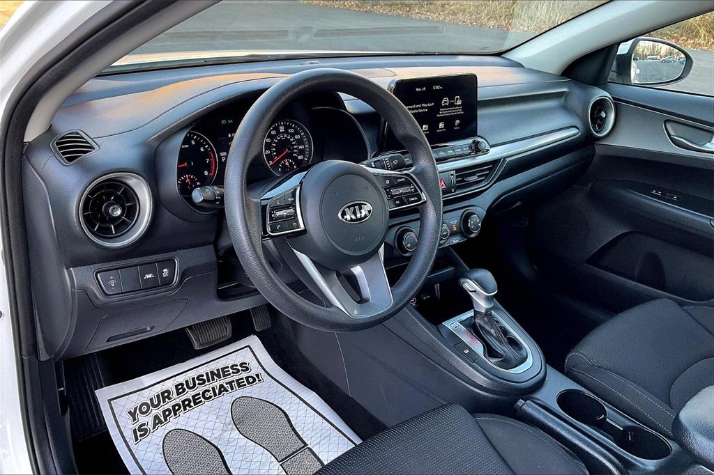 2021 Kia Forte LXS - Photo 8