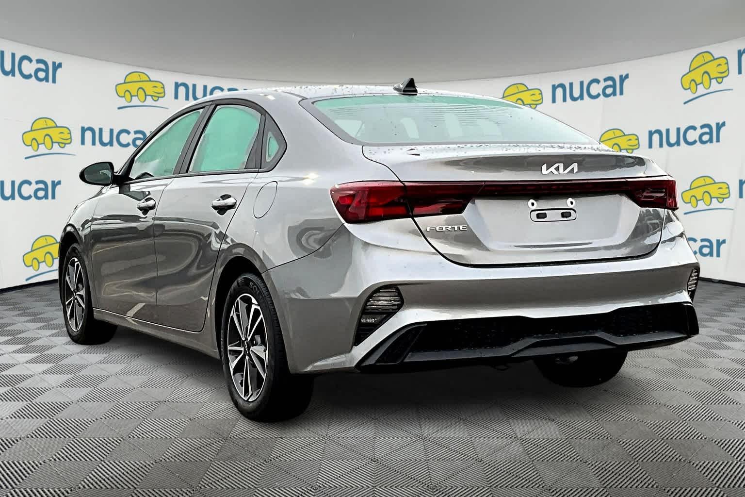 2023 Kia Forte LXS - Photo 4