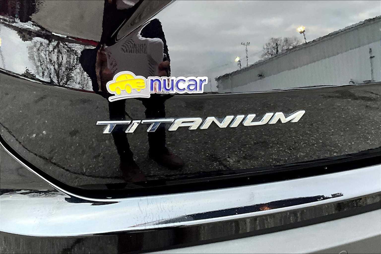 2022 Ford Edge Titanium - Photo 29