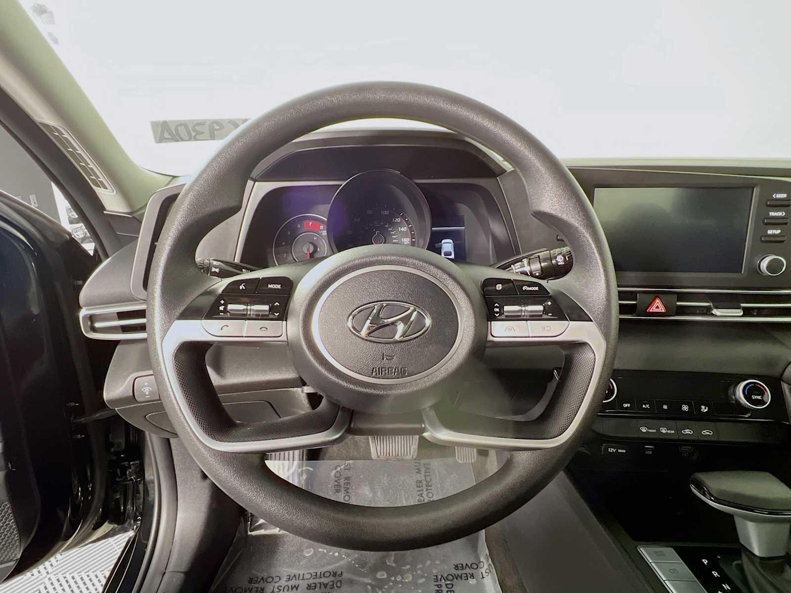 2022 Hyundai Elantra SEL - Photo 11