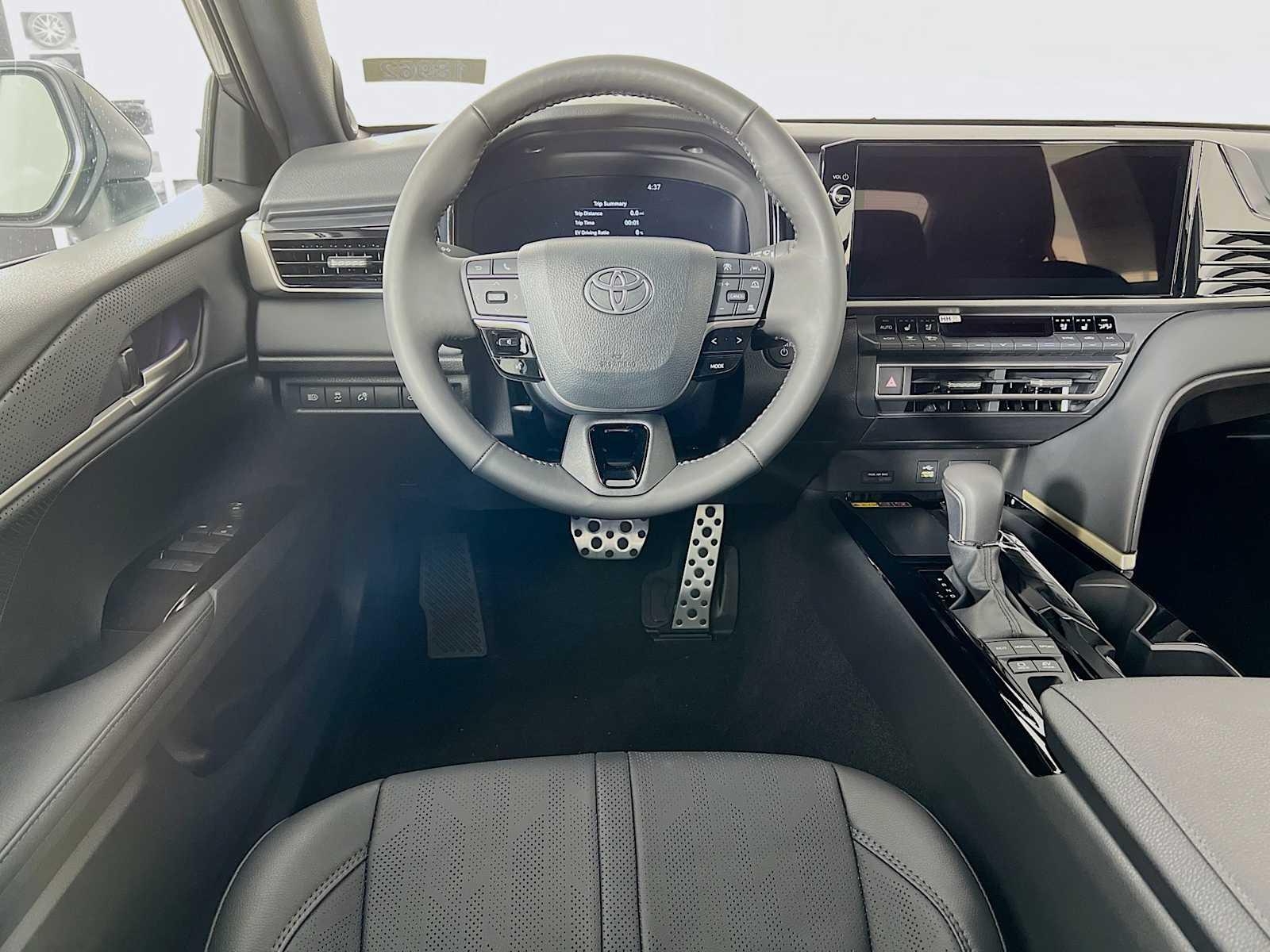 2025 Toyota Camry XSE - Photo 15