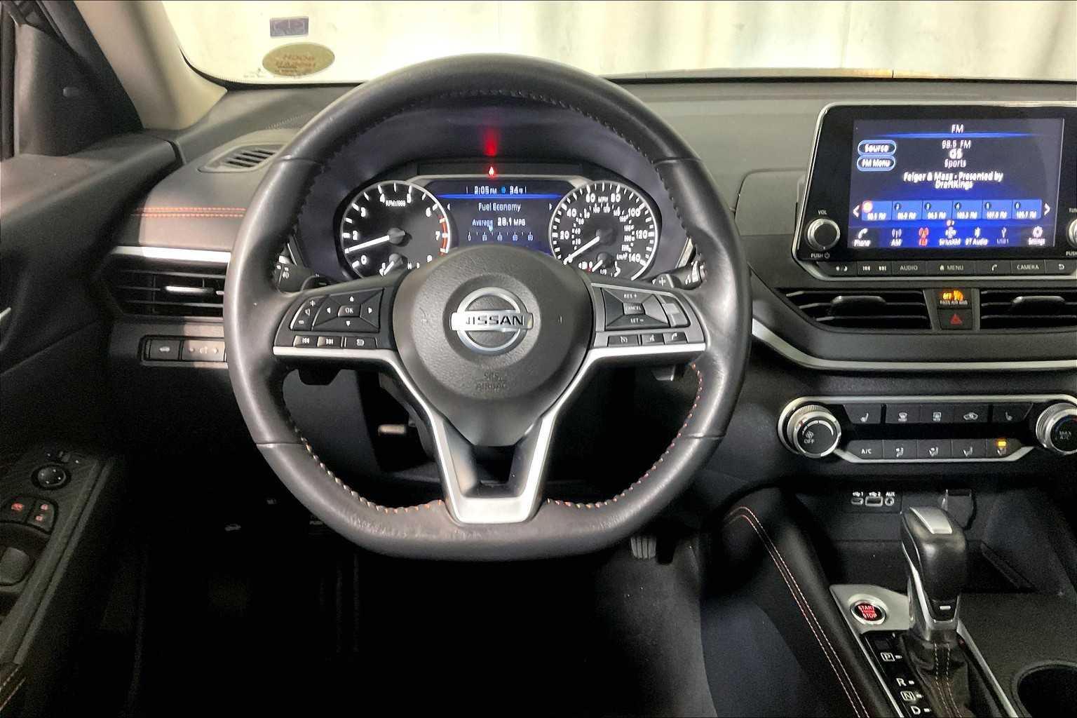 2022 Nissan Altima 2.5 SR - Photo 17