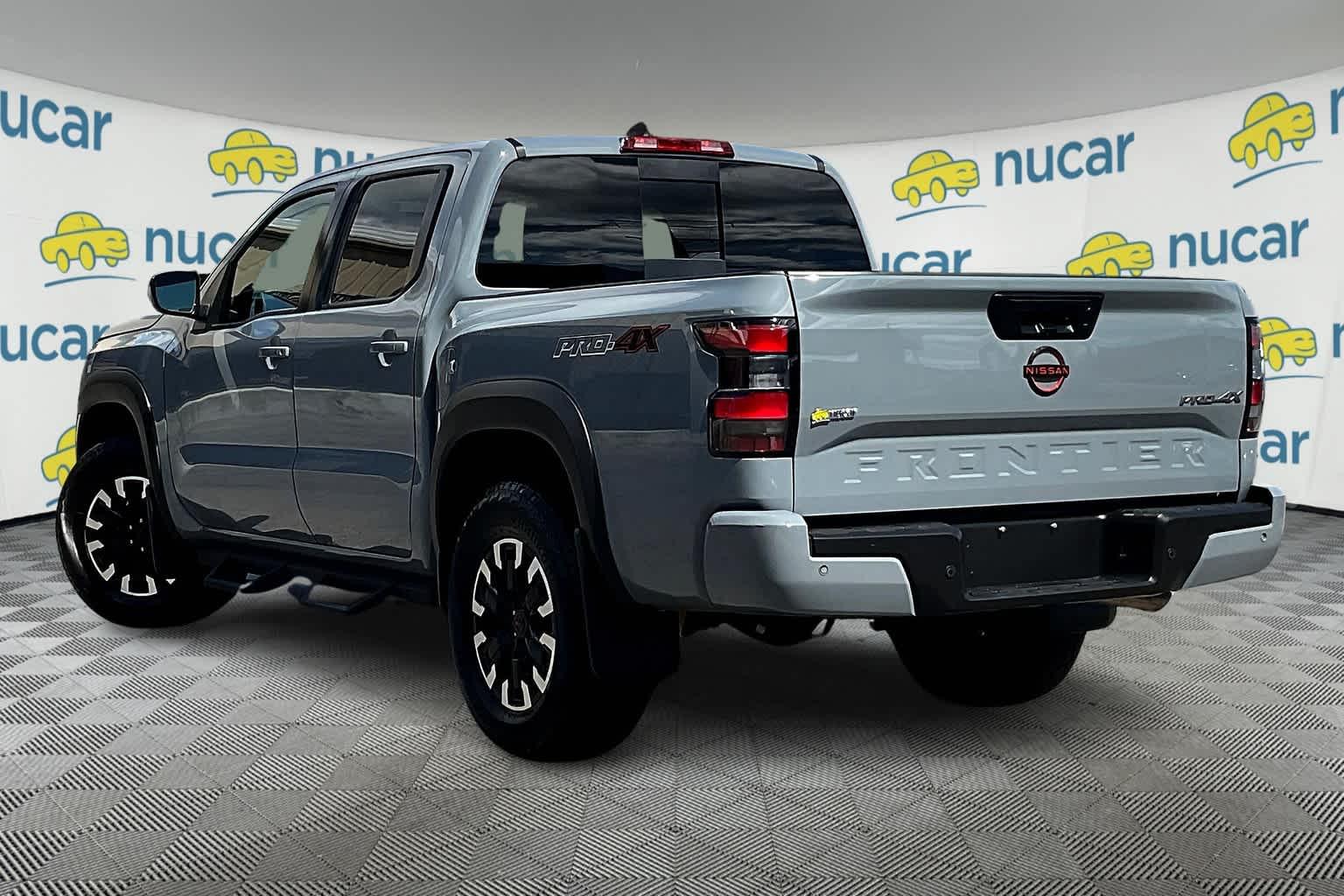 2023 Nissan Frontier PRO-4X Crew Cab 4x4 Auto - Photo 4