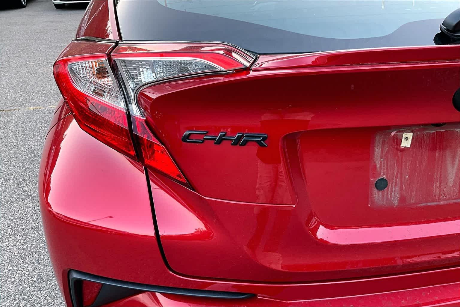 2021 Toyota C-HR XLE - Photo 7