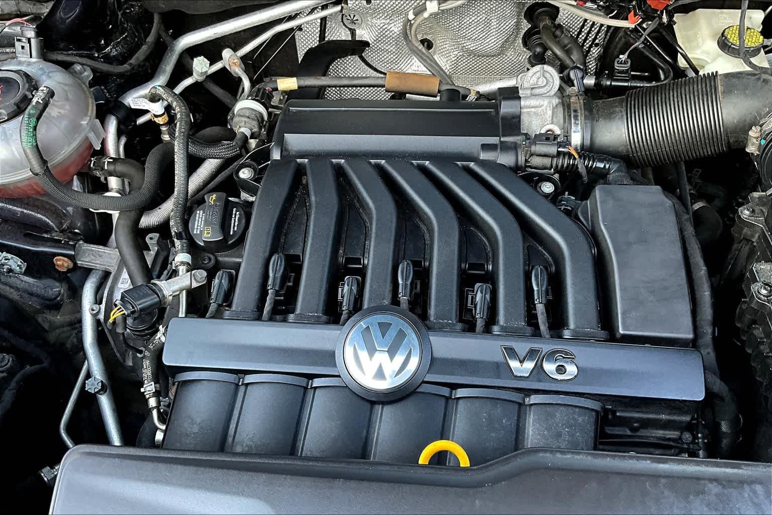 2019 Volkswagen Atlas 3.6L V6 SEL R-Line - Photo 35