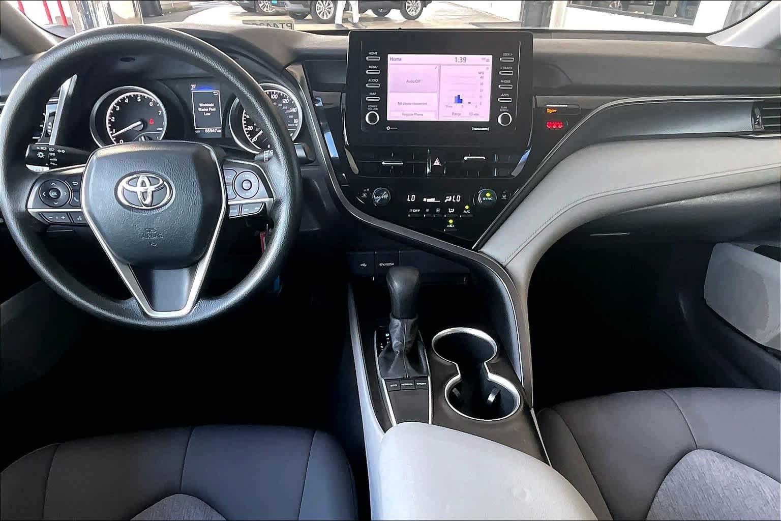 2022 Toyota Camry LE - Photo 21