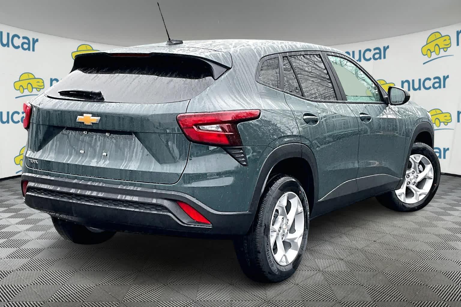 2025 Chevrolet Trax LS - Photo 7