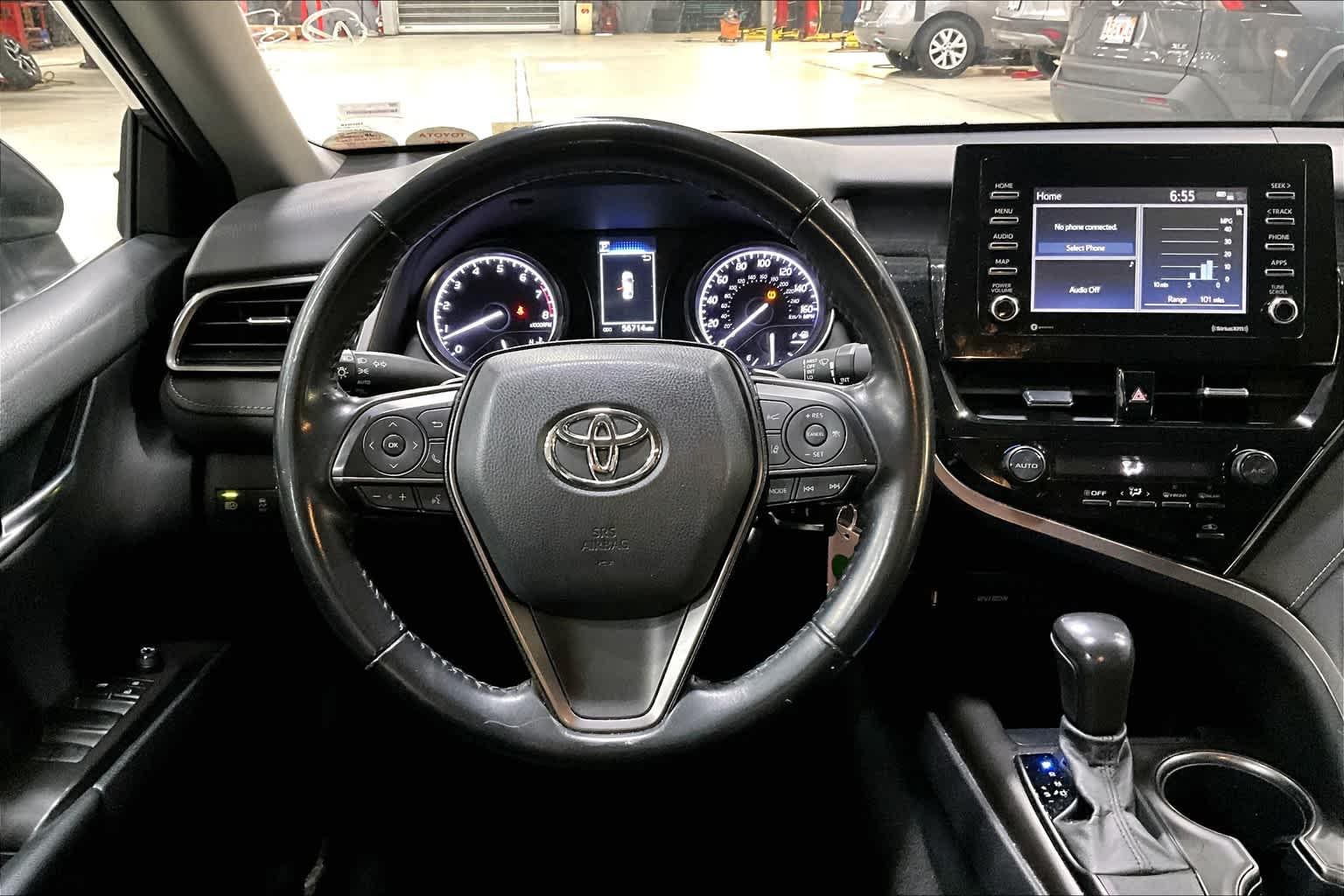 2021 Toyota Camry SE - Photo 7