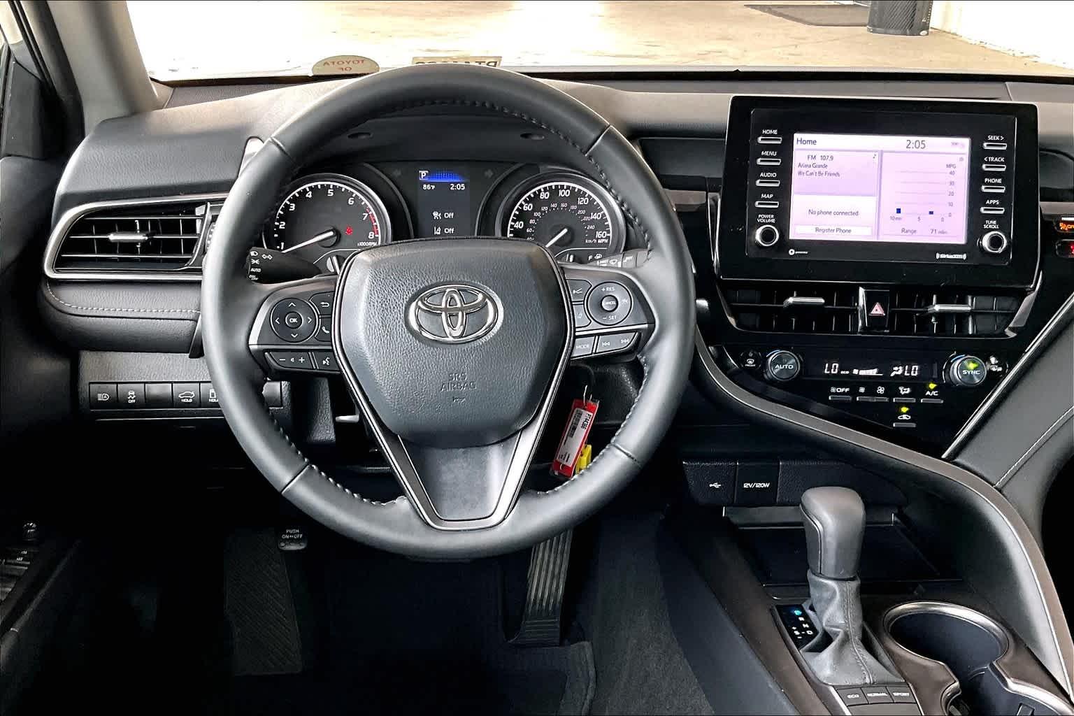 2024 Toyota Camry SE - Photo 17