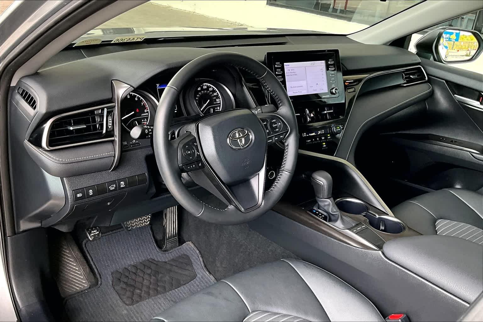 2024 Toyota Camry SE - Photo 8