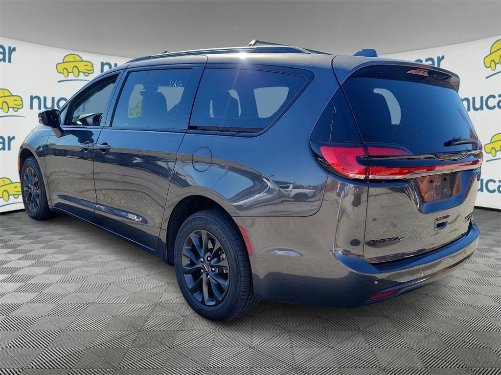 2021 Chrysler Pacifica Limited - Photo 4