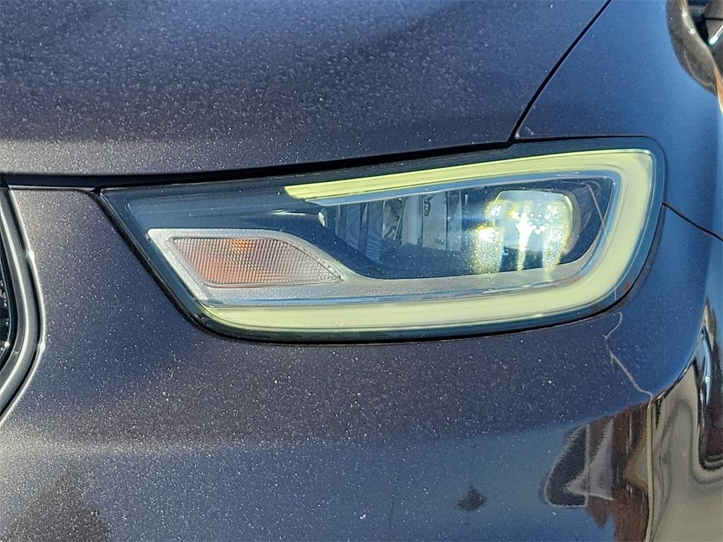 2021 Chrysler Pacifica Limited - Photo 9