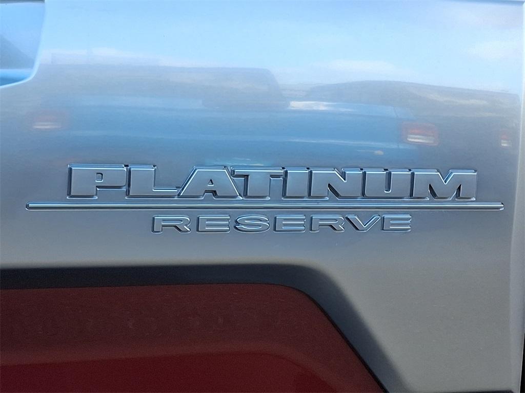 2024 Nissan Titan Platinum Reserve - Photo 31