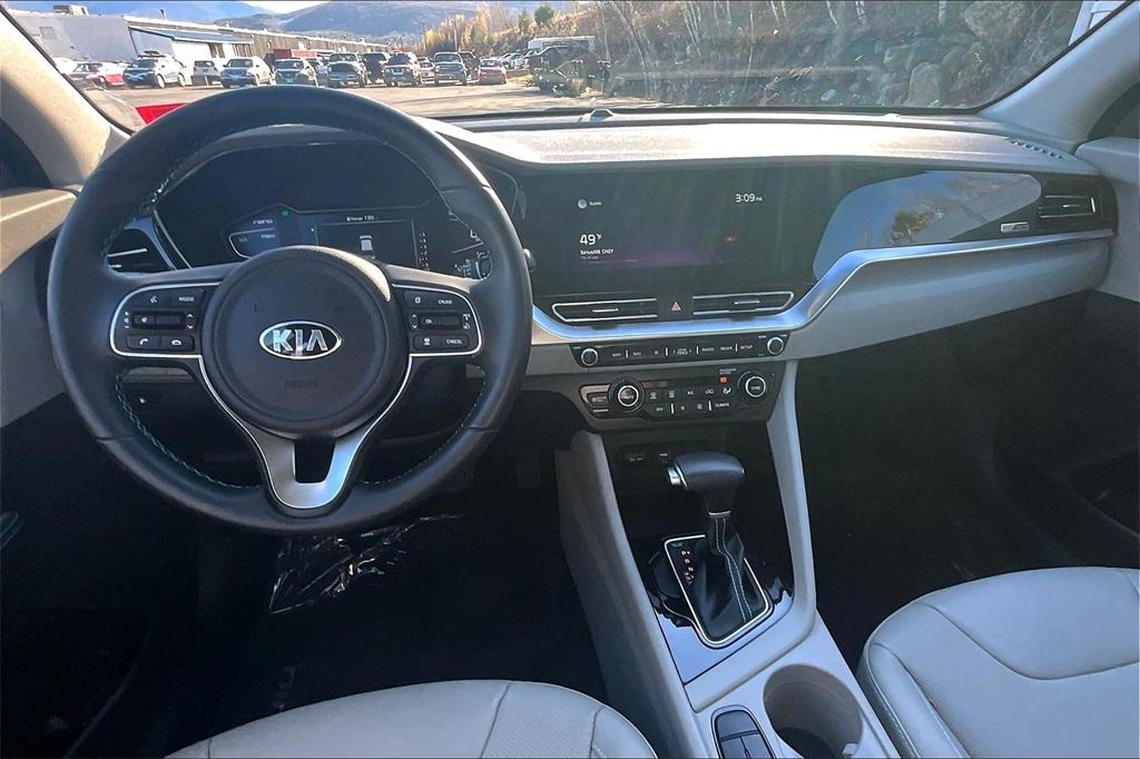 2021 Kia Niro Touring - Photo 21