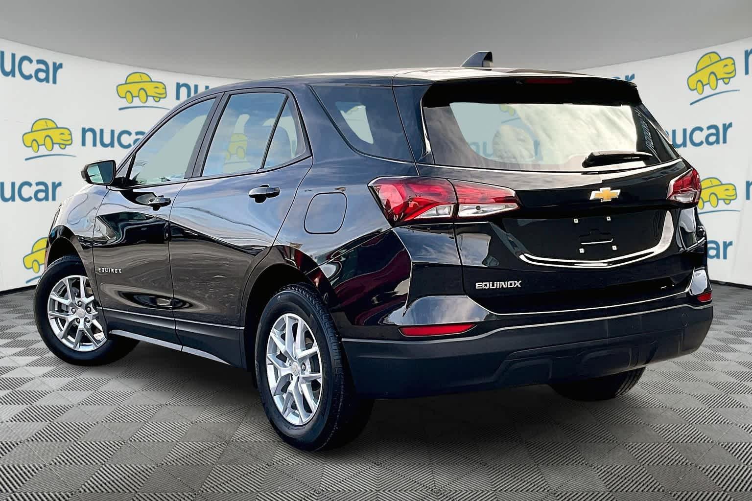 2023 Chevrolet Equinox LS - Photo 4