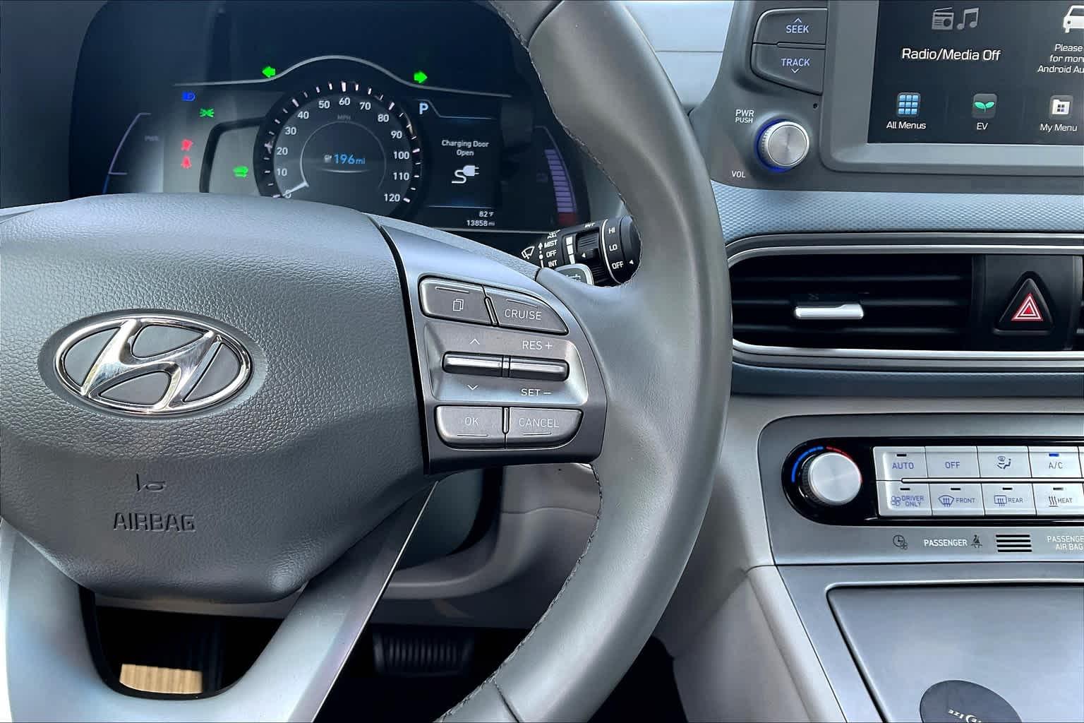 2021 Hyundai Kona Electric Limited - Photo 23