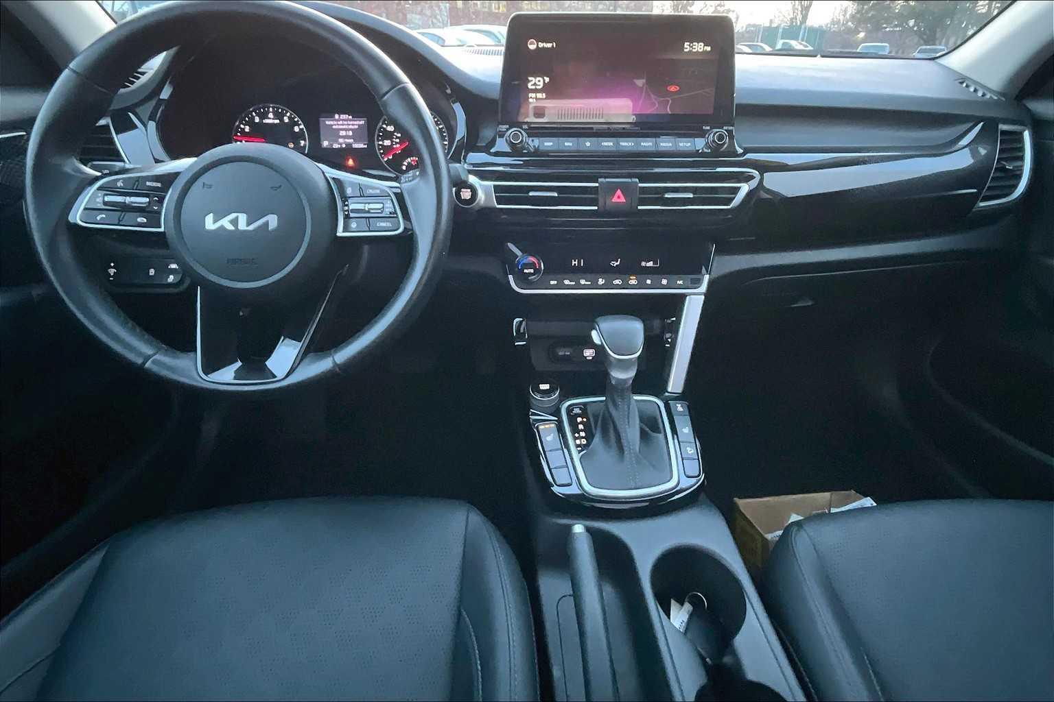 2022 Kia Seltos EX - Photo 20