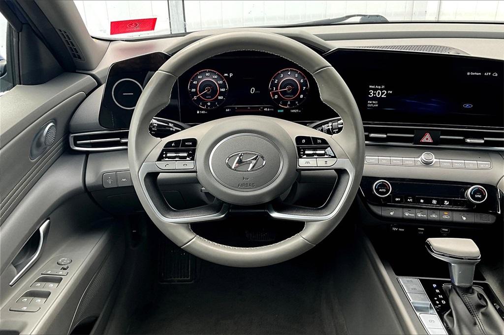 2023 Hyundai Elantra SEL - Photo 17