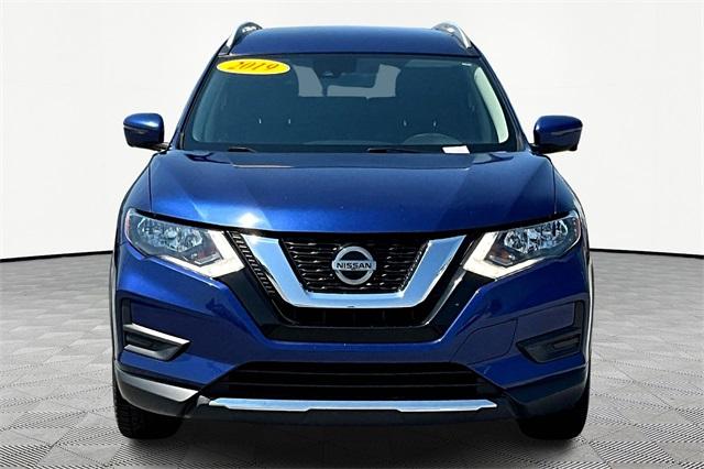 2019 Nissan Rogue SV - Photo 2