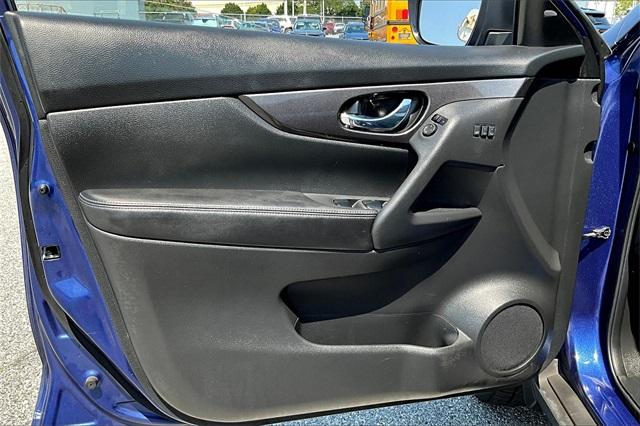 2019 Nissan Rogue SV - Photo 9