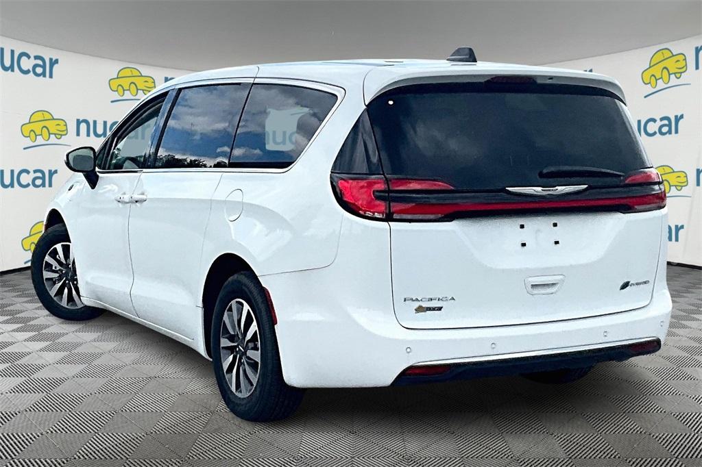 2023 Chrysler Pacifica Hybrid Touring L - Photo 4