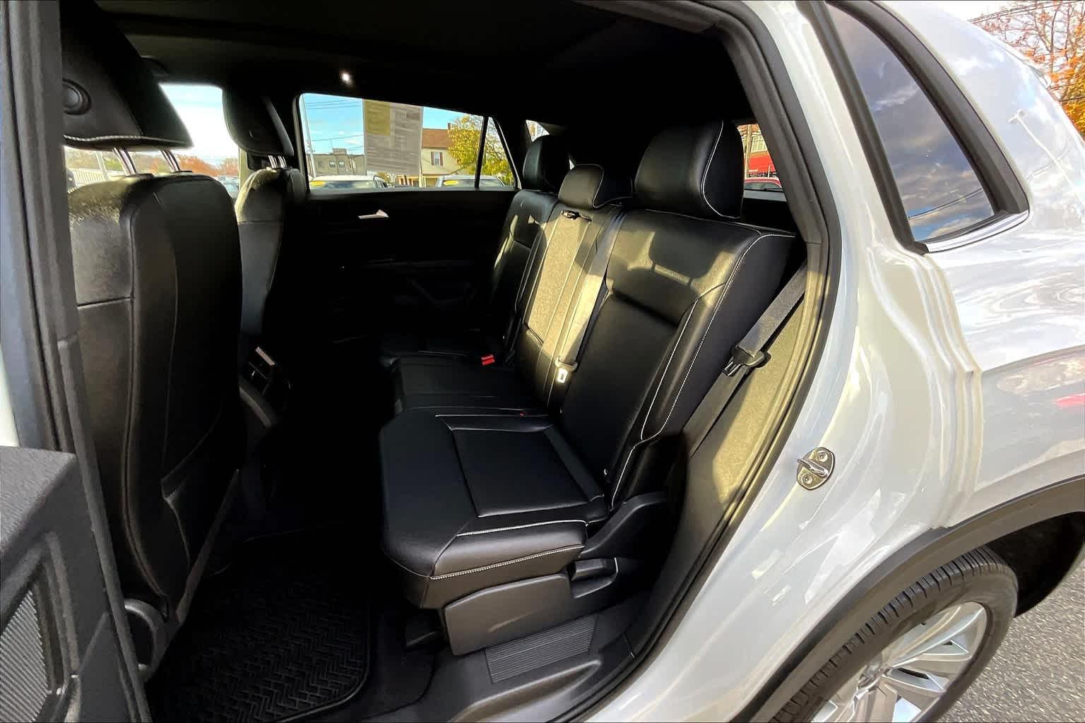 2020 Volkswagen Atlas Cross Sport 2.0T SE w/Technology - Photo 15