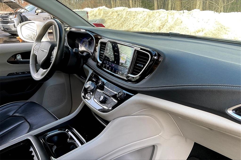 2021 Chrysler Pacifica Limited - Photo 14