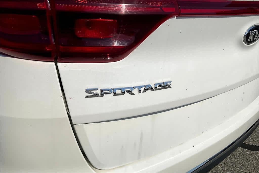 2022 Kia Sportage LX - Photo 5