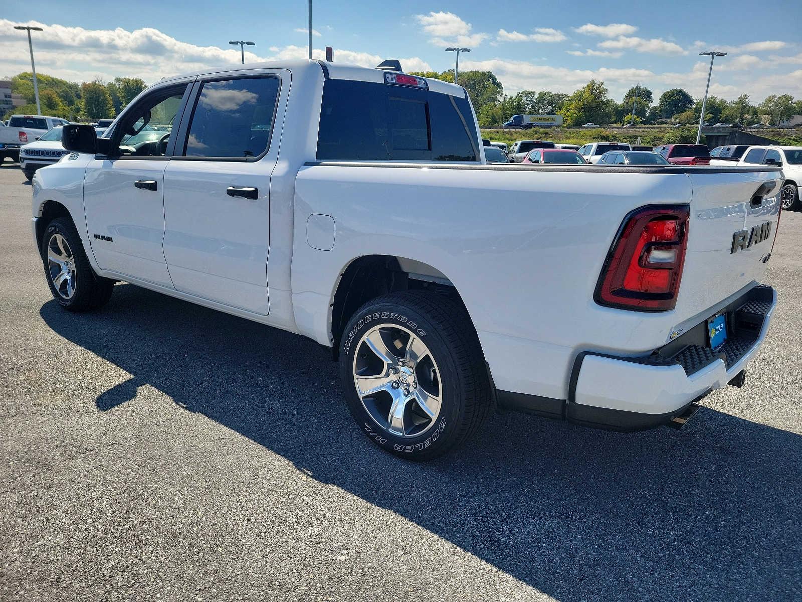 2025 Ram 1500 Tradesman - Photo 3