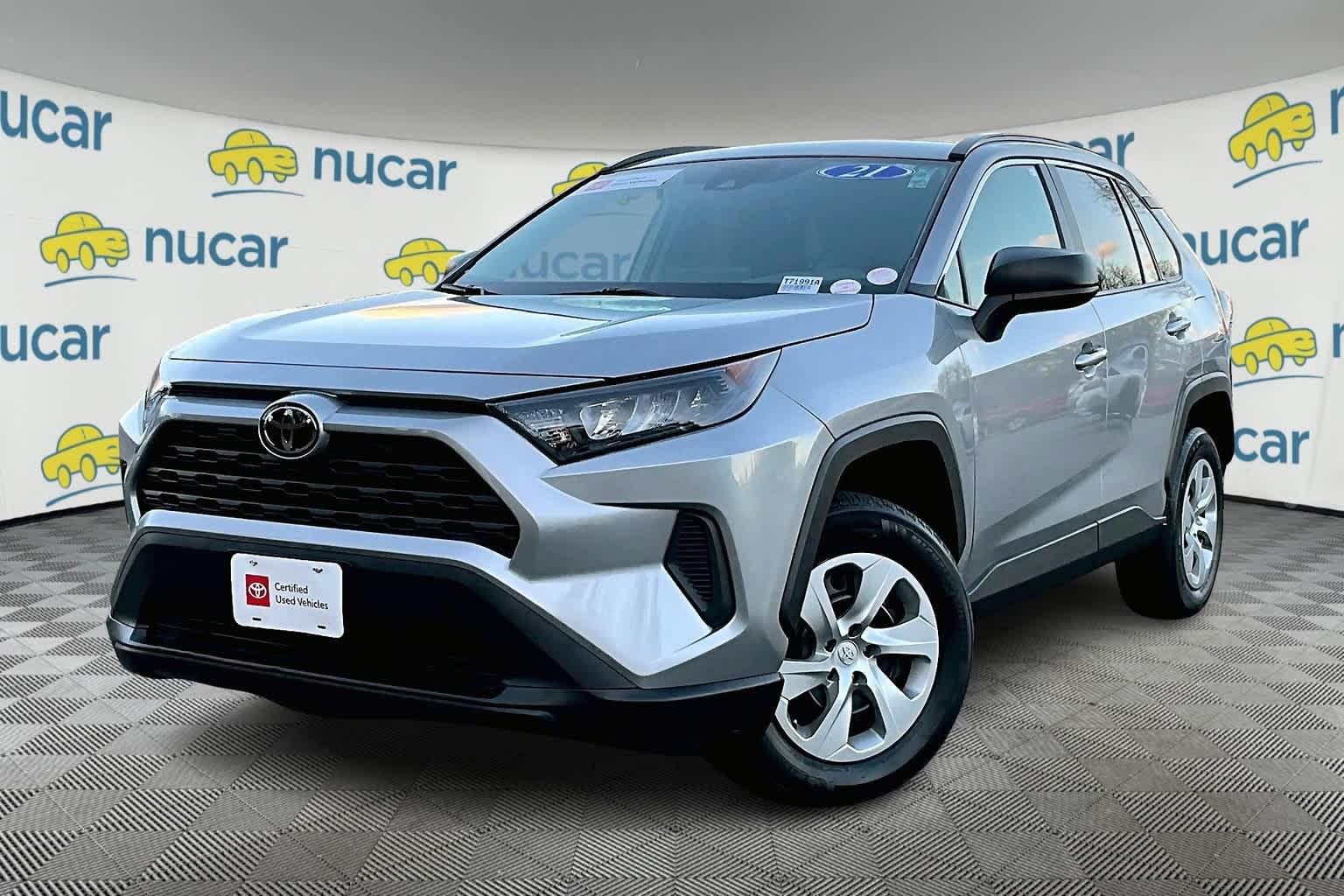 2021 Toyota RAV4 LE - Photo 3