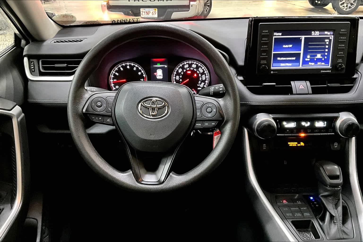 2021 Toyota RAV4 LE - Photo 7