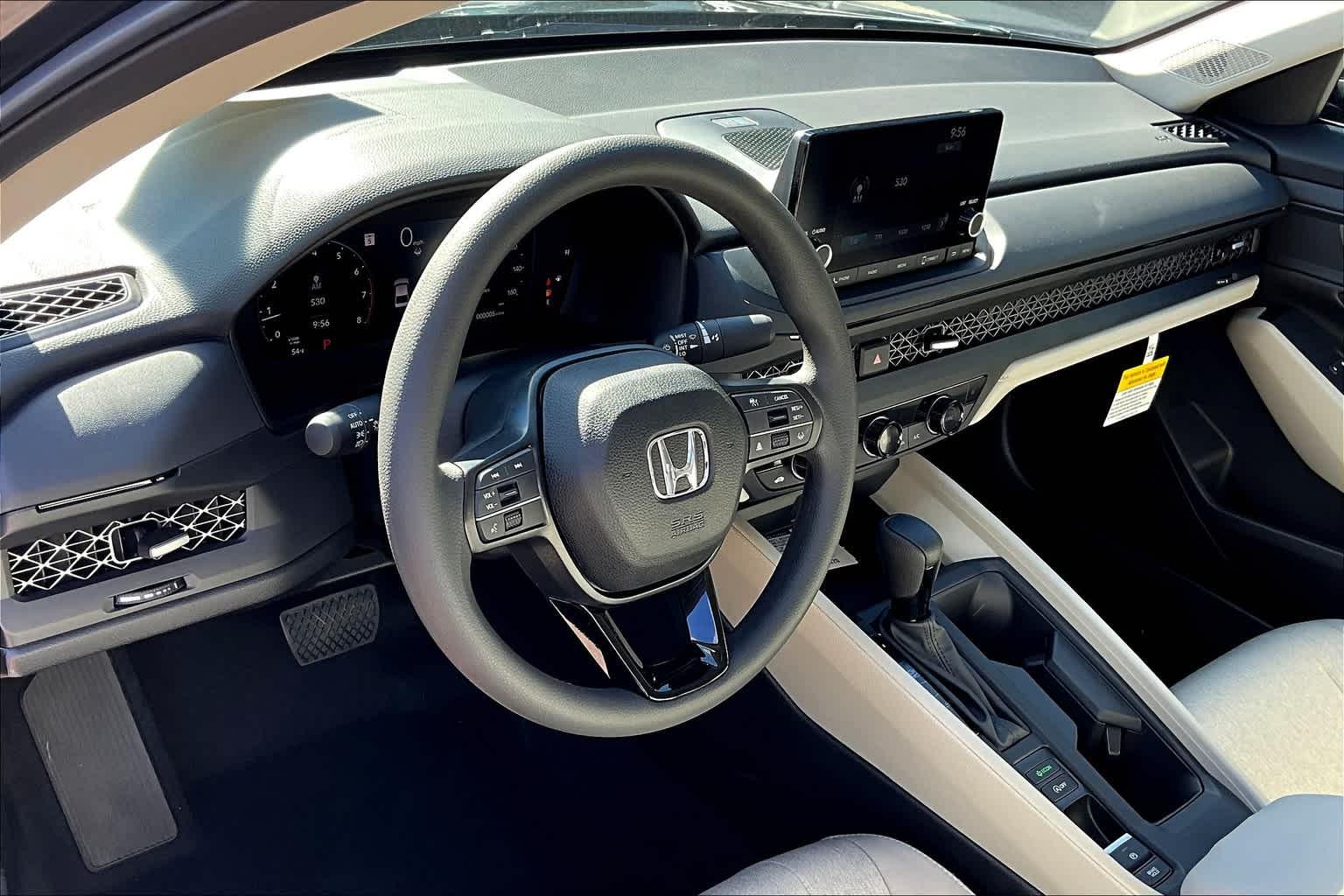 2025 Honda Accord SE - Photo 8